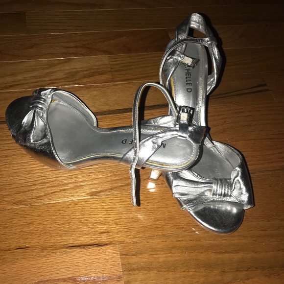 Shoes - Silver heels